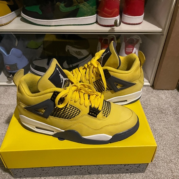 Air Jordan 4 Retro Lightning - Picture 1 of 14